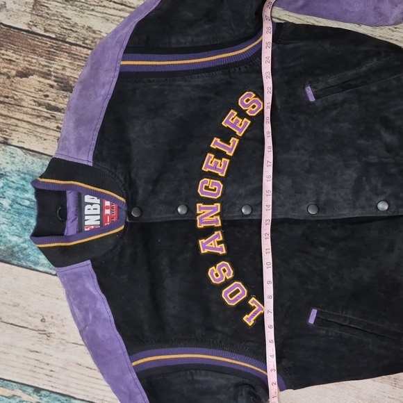 Los Angeles Lakers Jacket - Picture 12 of 16